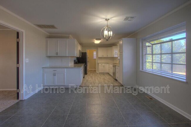 Building Photo - 6635 E 54th St