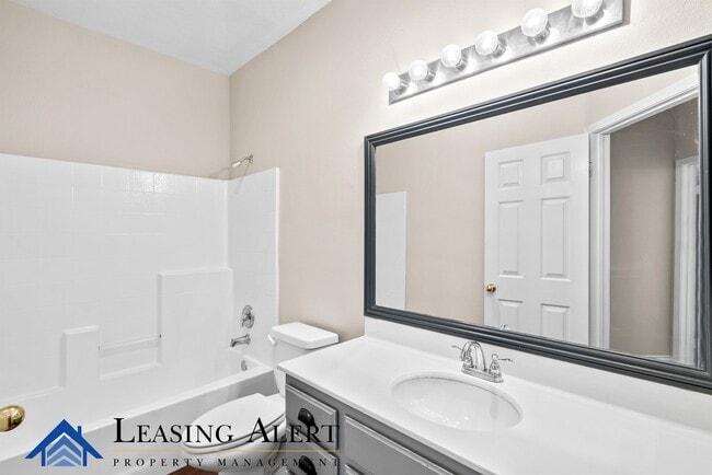 Building Photo - 25627 Shaw Pl