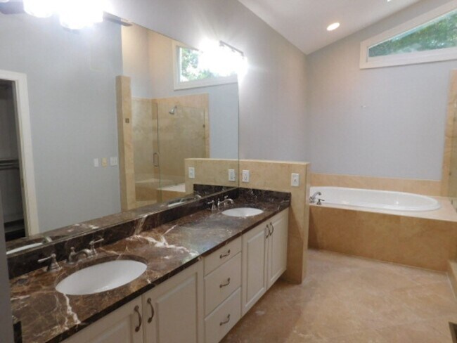 Building Photo - 49 Widewater Rd