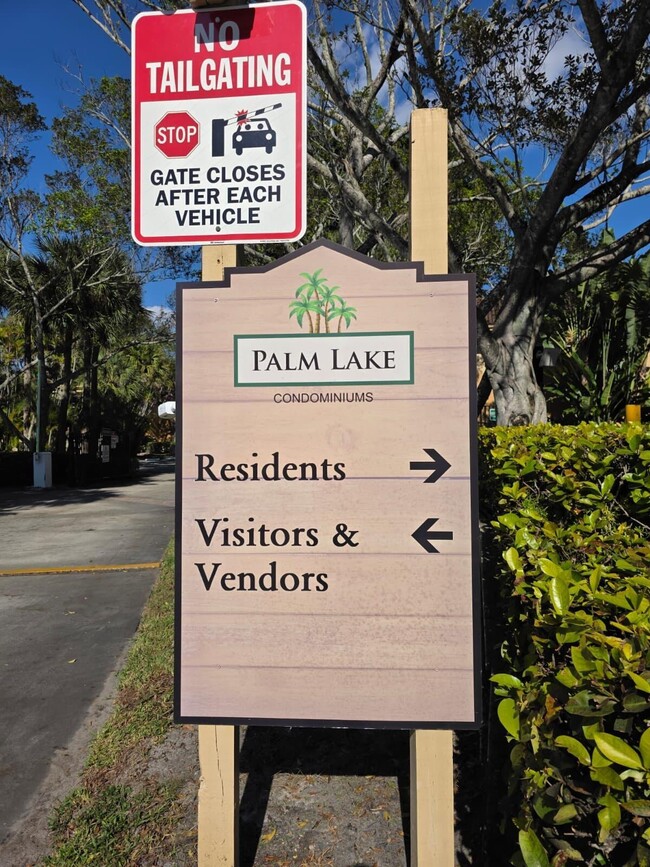 Building Photo - 4863 Via Palm Lakes