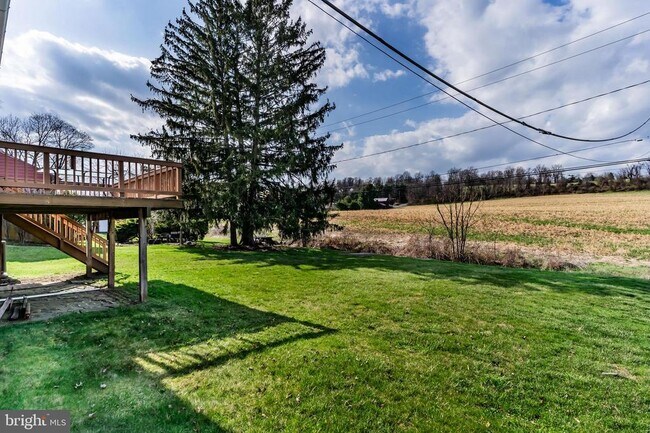 Building Photo - 213 Sunset Dr