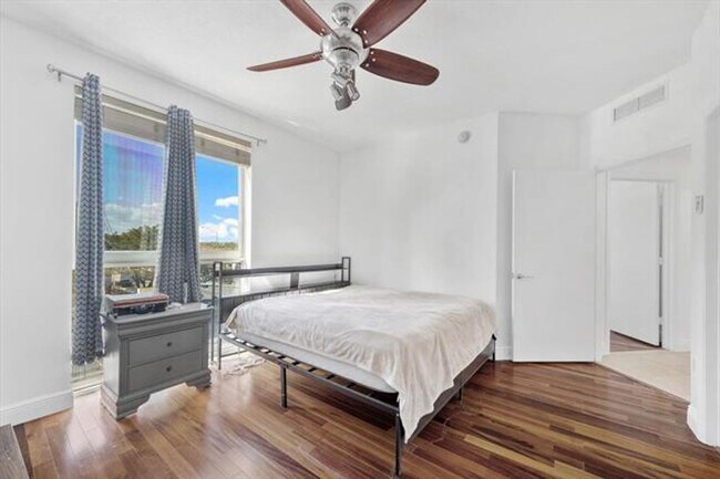 Building Photo - 7270 SW 88th St