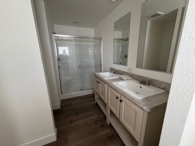 Building Photo - 2060 N Center St