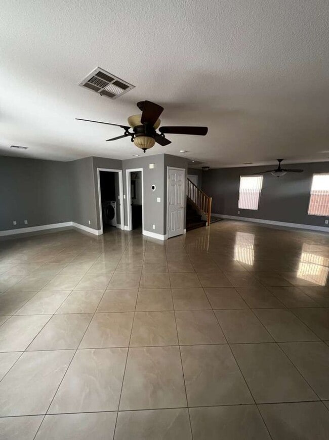 Building Photo - Must see 2 story 4 bed/3 bath home in the heart of SUMMERLIN