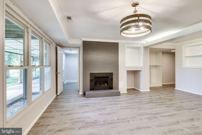 Building Photo - 6525 Byrnes Dr