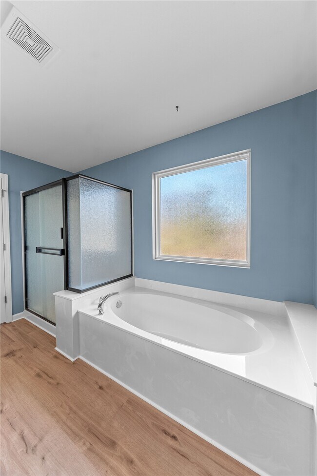 Building Photo - 467 Parkgate Dr