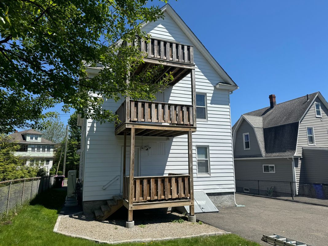 Building Photo - 561 Black Rock Tpke