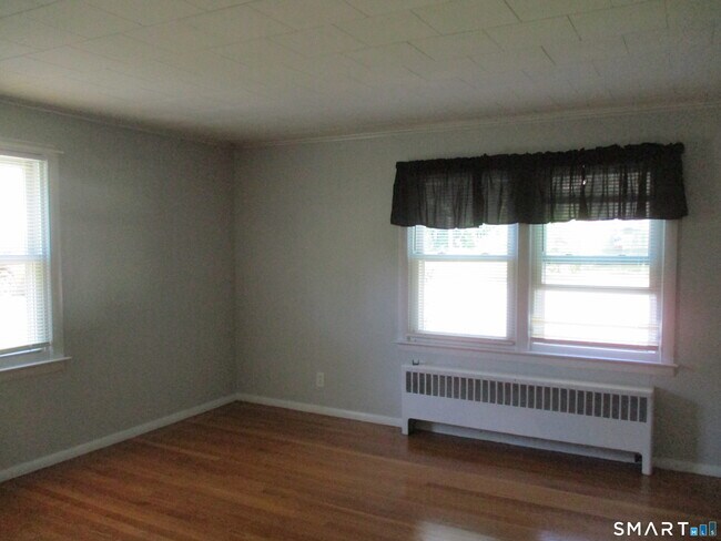 Building Photo - 29 Holmeslea Ct