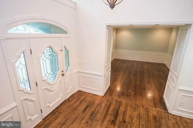 Building Photo - 5482 Royal Mile Blvd