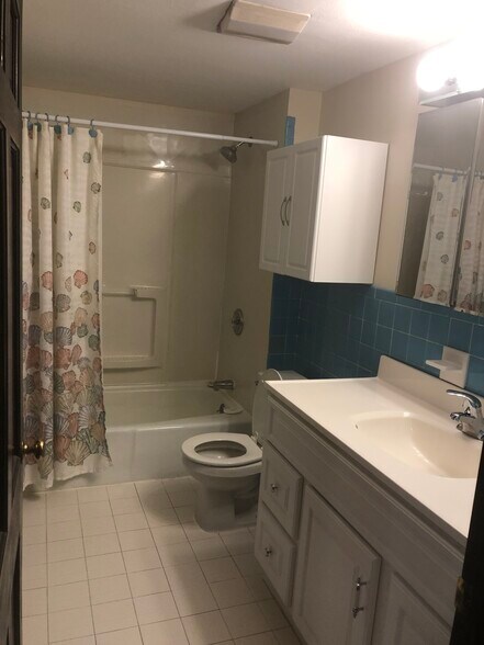 Building Photo - 7 Grandview Rd