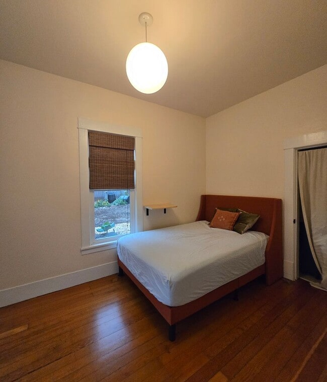 Building Photo - Charming 1920 Updated Vintage Home with ADU in the Heart of Port Hadlock!