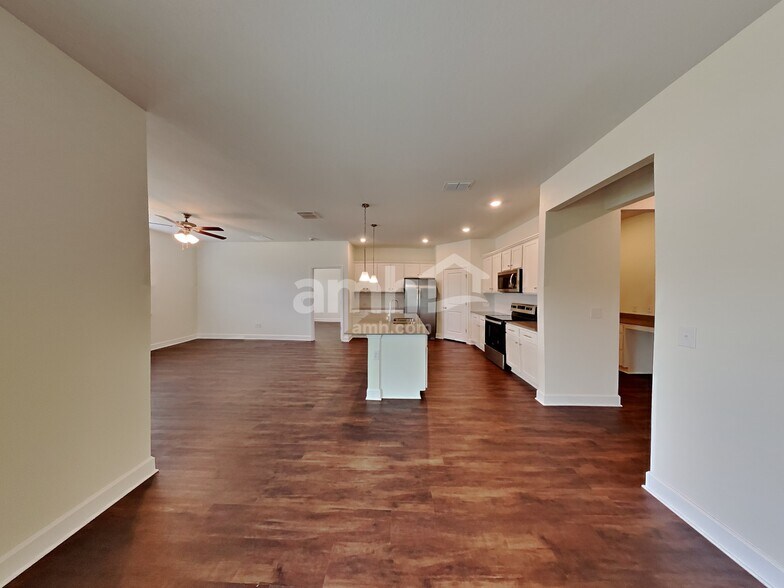 Building Photo - 33855 Thyme Dr
