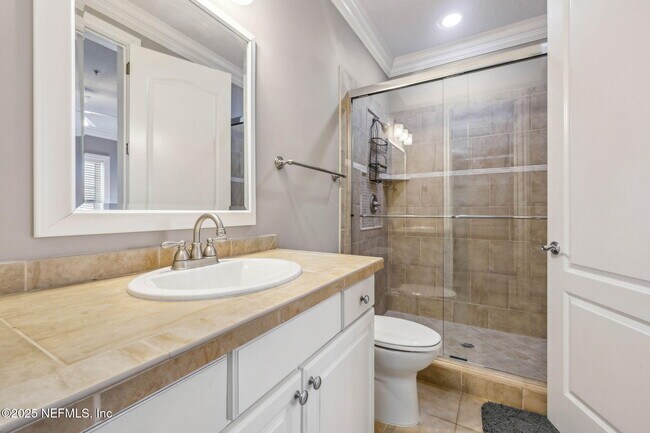 Building Photo - 137 3rd St S