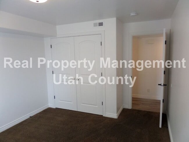 Building Photo - 343 S 1000 W