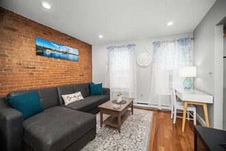 Building Photo - 19 Clark St