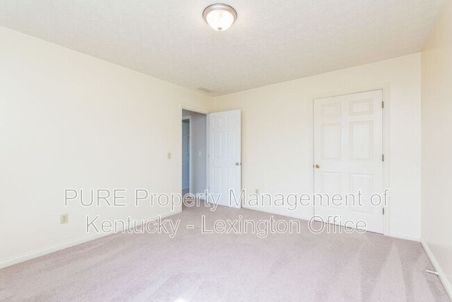 Building Photo - 304 Pigeon Ct