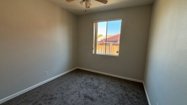 Building Photo - Adorable Four Bedroom home ready for its forever family!