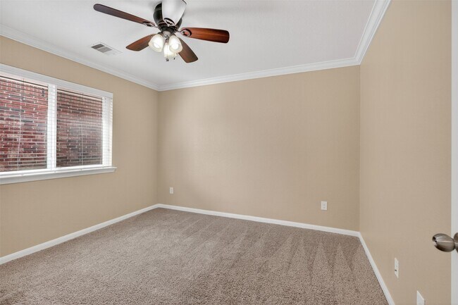 Building Photo - 10103 Sweet Willow Ln