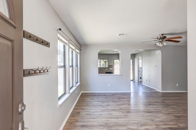 Building Photo - 8510 Starview St
