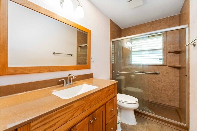 Building Photo - 5618 Avenue M 1/2