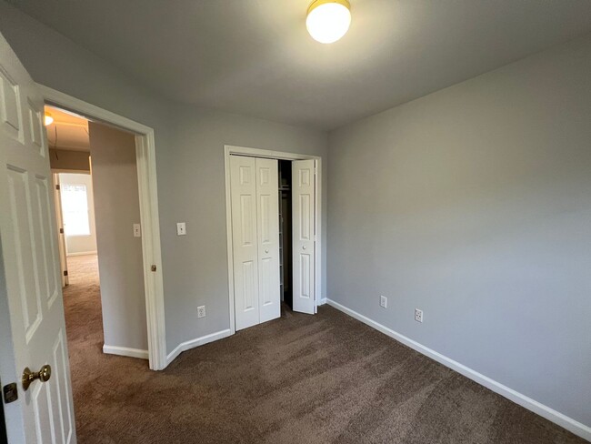 Building Photo - 4325 Pine Springs Ct