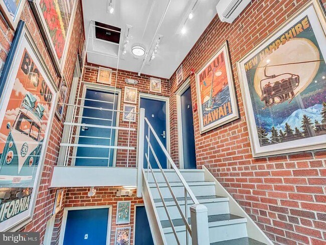 Primary Photo - 220 2nd St SE