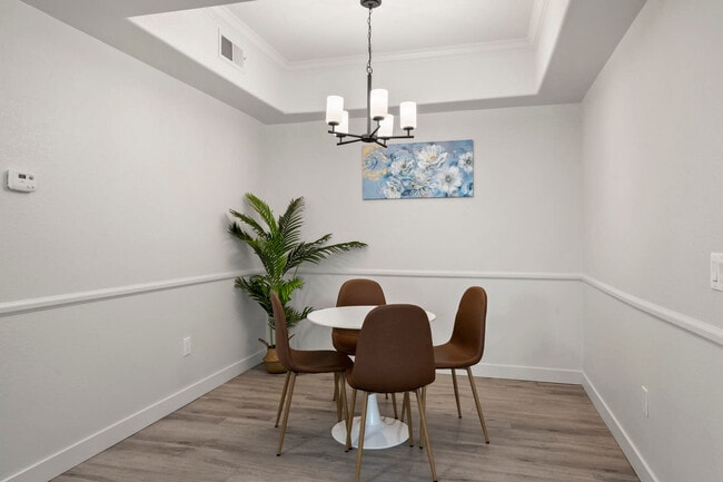 Building Photo - 875 W Pecos Rd