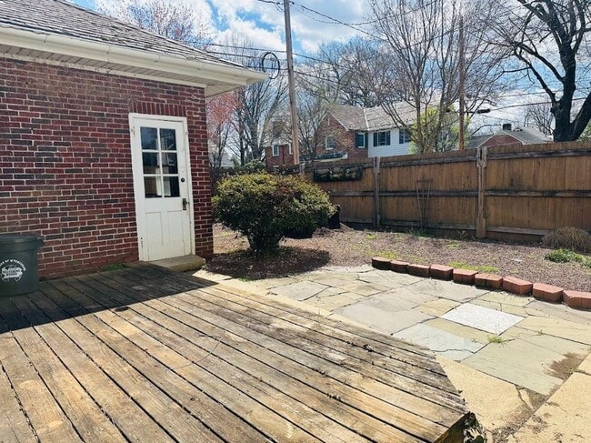 Building Photo - 1258 Girard Ave