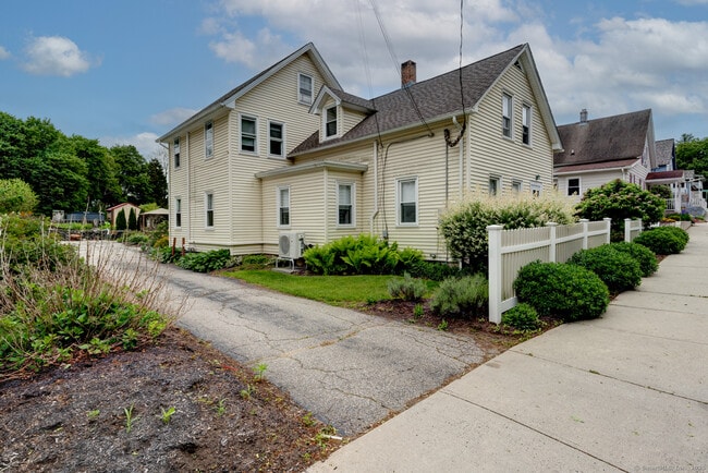 Primary Photo - 58 Lebanon Ave