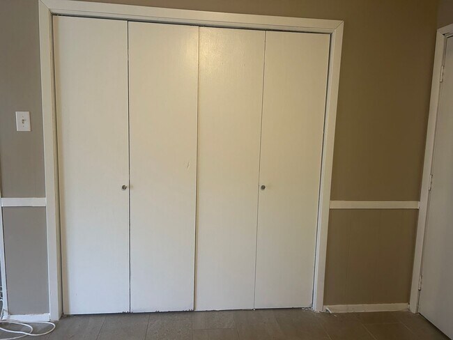 Building Photo - 5707 Sorenson St