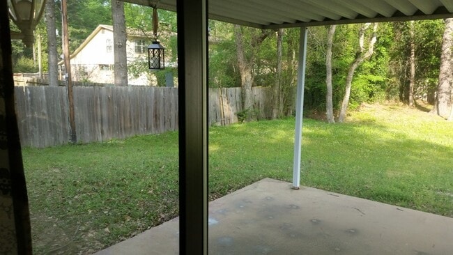 Building Photo - 1301 Scott St