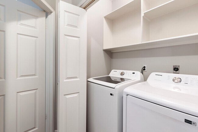 Building Photo - 6827 Hollow Hearth Dr