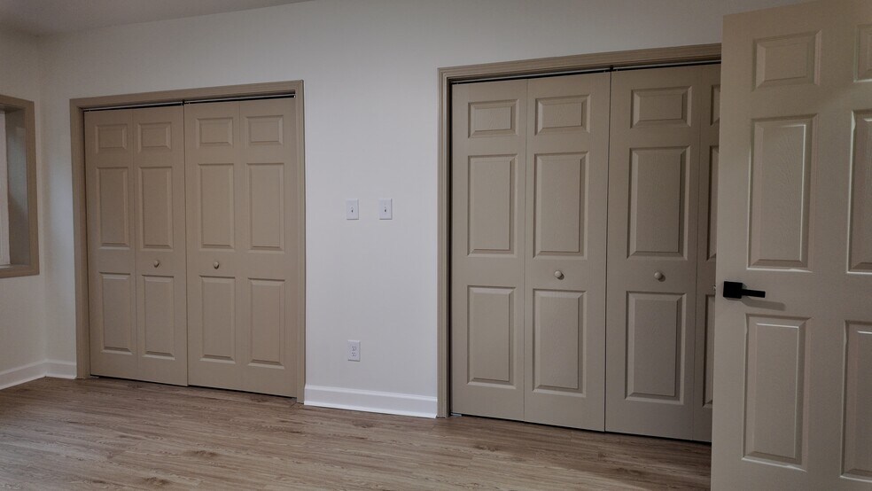 Building Photo - 1521 Anthony Dr