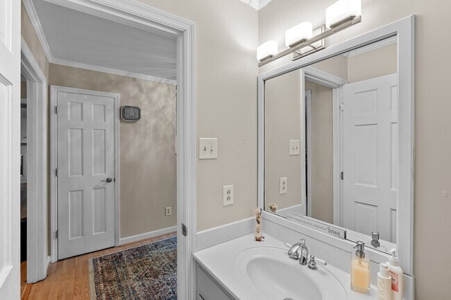 Building Photo - 327 Plantation Dr