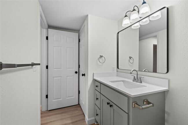 Building Photo - 2064 N Kantz Ln