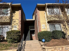 Building Photo - 2196 Palmyra Dr