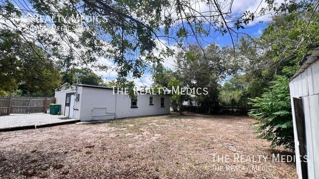 Building Photo - 1316 Donna Ave