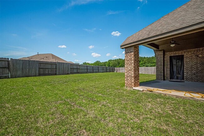 Building Photo - 6243 Garden Lakes Ln