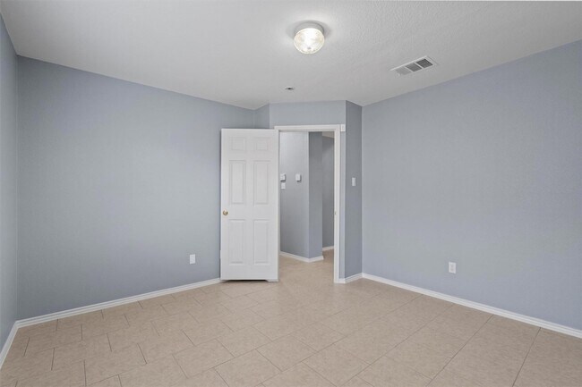 Building Photo - 12629 James Polk St