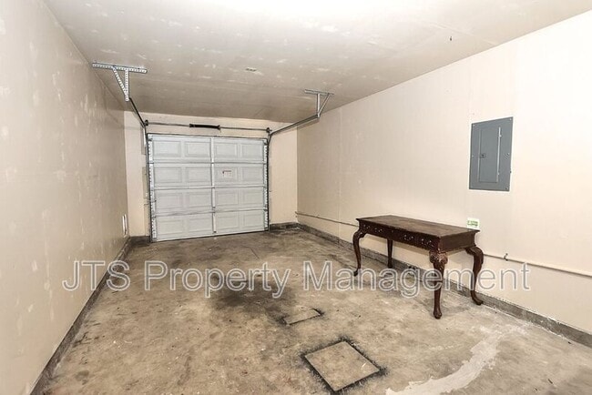 Building Photo - 8856 N Winding Way