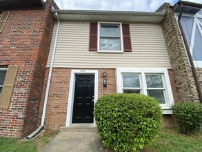 Building Photo - 809 Denton Cir