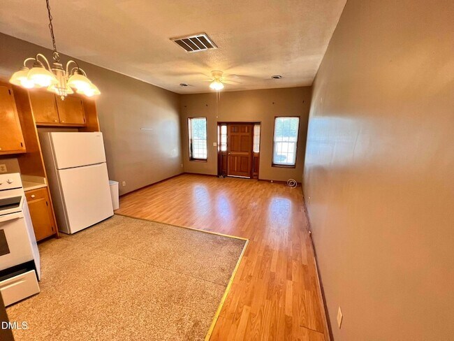 Building Photo - 4921 Fairground Rd