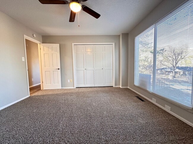 Building Photo - 2015 Pine Grove Ave