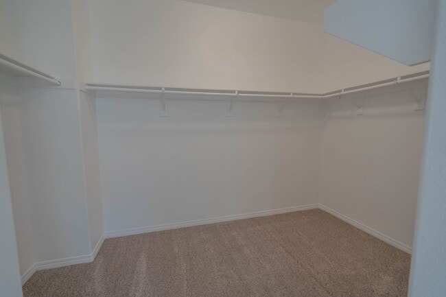 Building Photo - COMING SOON! Santa Clarita 3-Bedroom River...