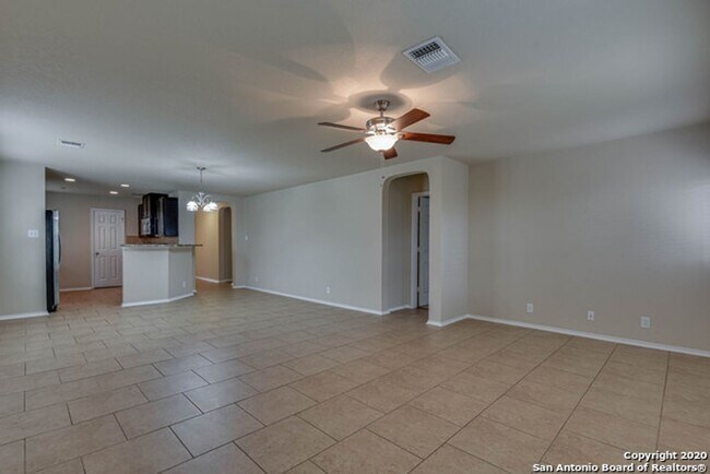 Building Photo - BEAUTIFUL 3-BEDROOM HOME IN MOUNTAIN LAUREL RANCH