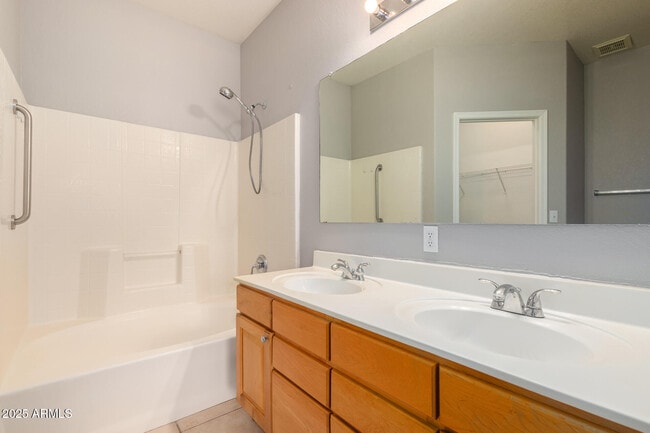 Building Photo - 6258 S Nash Way