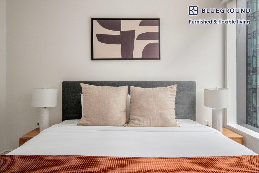 Building Photo - 949 1st St SE