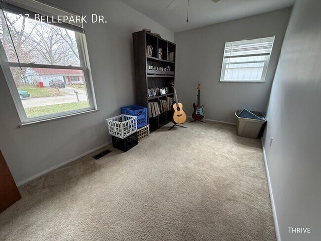 Building Photo - 807 Bellepark Dr