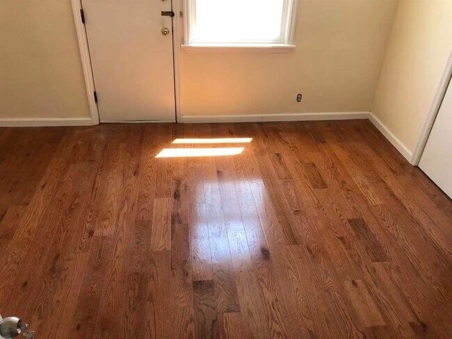 Building Photo - 74 W 7th St