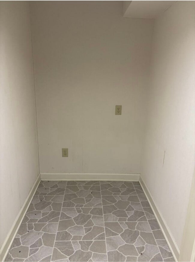 Building Photo - 462 Chalet Village Dr